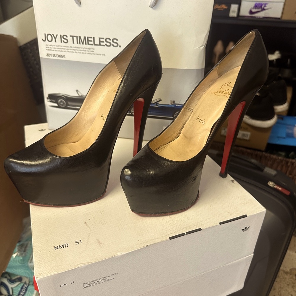 Authentic Christian Louboutin lady highness 38 1/2 black pumps